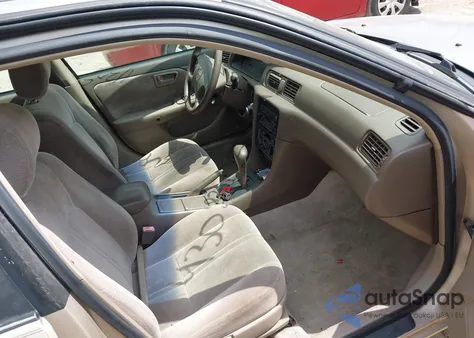 1998 Toyota Camry Le from USA, damaged, VIN 4T1BG22K8WU369961